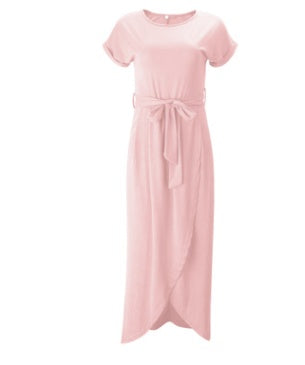 Langes Sommerkleid mit Gürtel & Beinschlitz – Elegant & Luftig